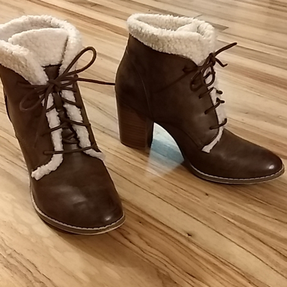 womens fur lined boots